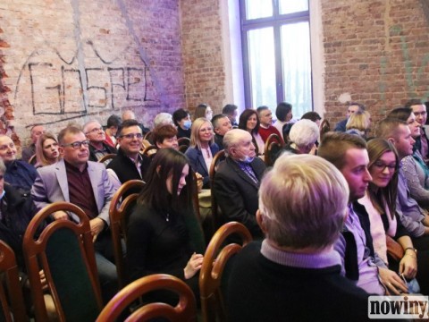 1095700-1644690552-54853900