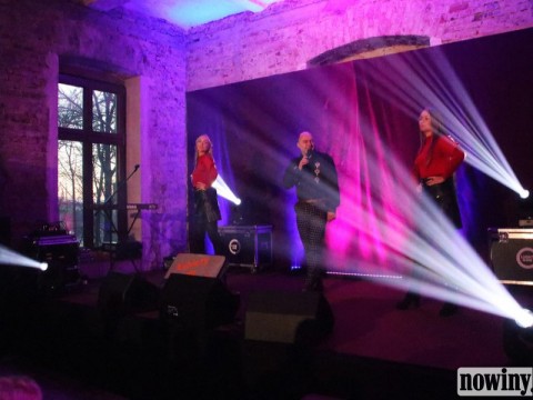 1095714-1644690563-06460700