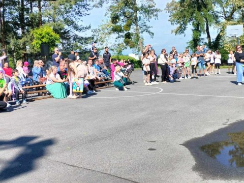 bad8cc7c-0e27-4c45-a97b-9532af669d4f