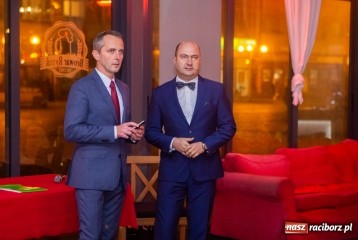 1540836562img-5657-