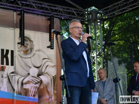 1051630-1631434952-08299500