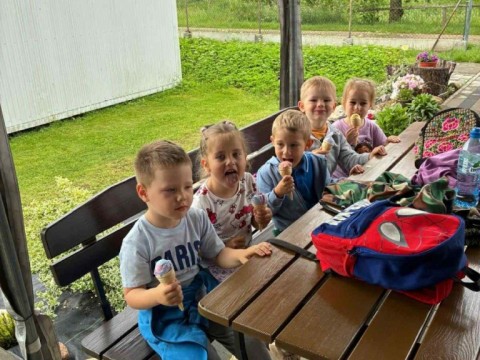 d8e9d609-7dc1-4ddf-adef-45e721d88ed8