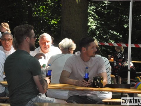 1693295-1750052619-74433900