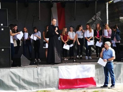 FB-IMG-1537066779973